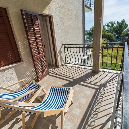 Rooms & Apartments Bruno Guest house
