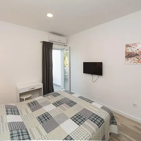 Rooms & Apartments Bruno 3*