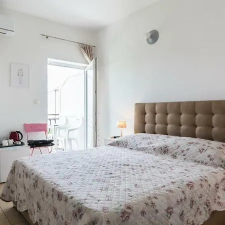 Rooms & Apartments Bruno Stobrec