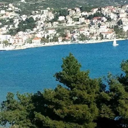 & Bruno ゲストハウス