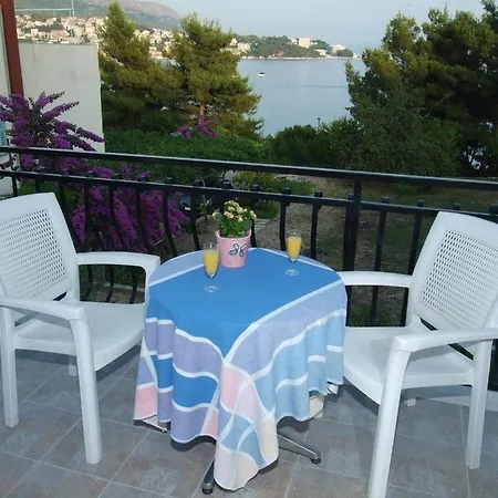 & Bruno ゲストハウス 3*