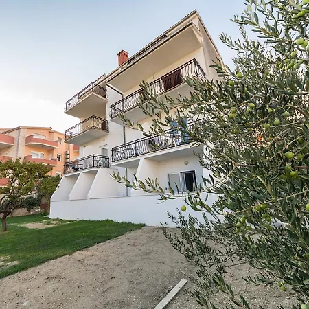 Rooms & Apartments Bruno Gasthof 3*