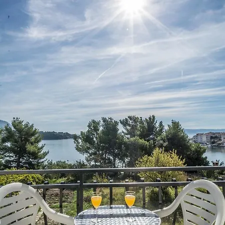 ゲストハウス & Bruno 3*